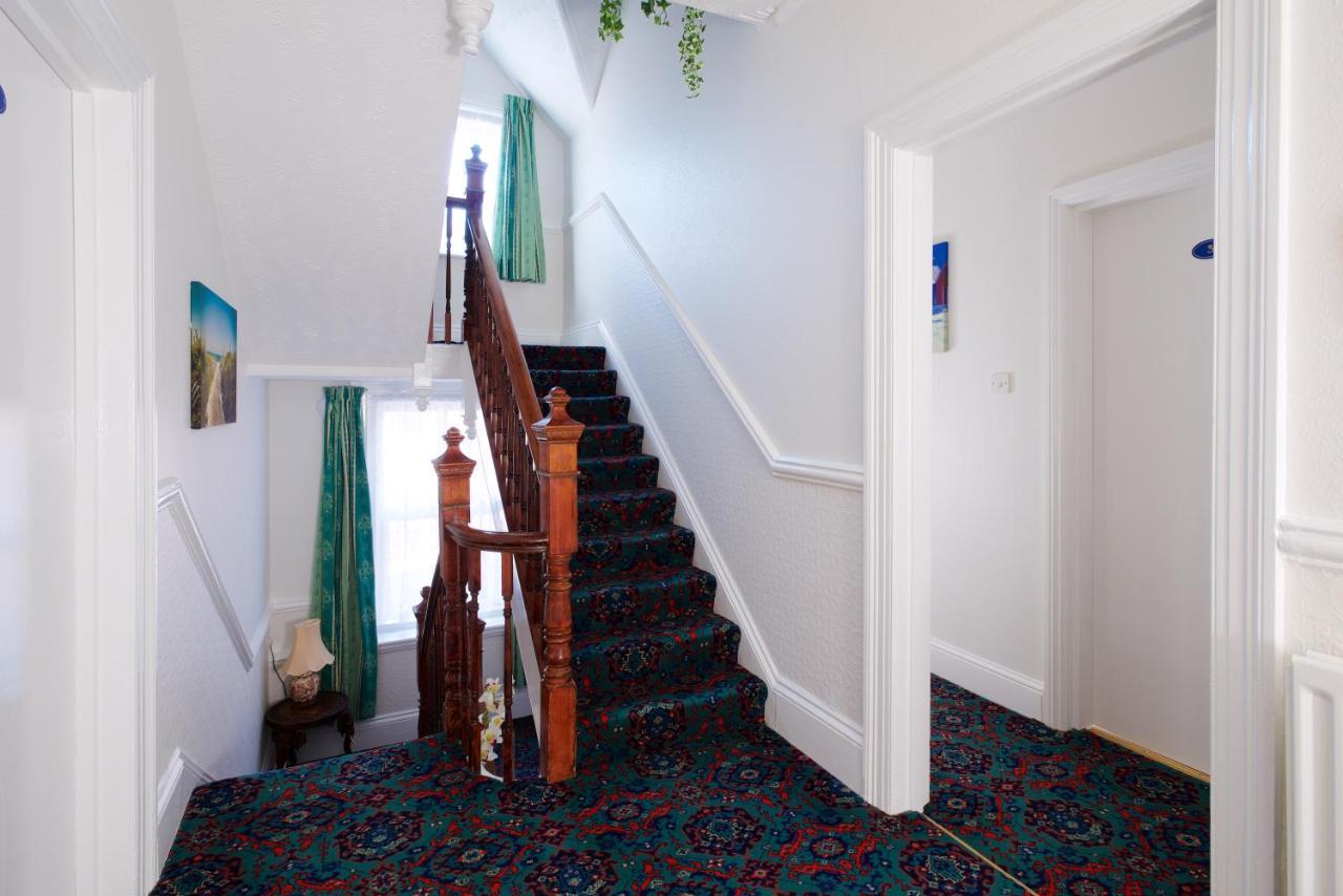 Minton Lodge Hotel Борнмът Екстериор снимка